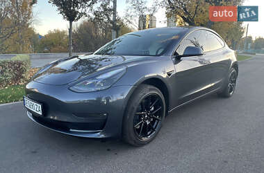 Tesla Model 3  2022