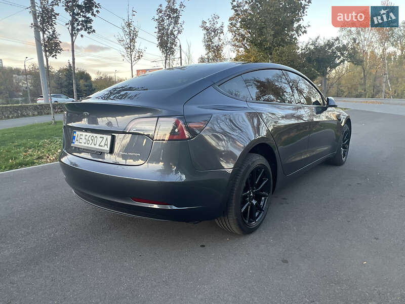 Седан Tesla Model 3 2022 в Днепре