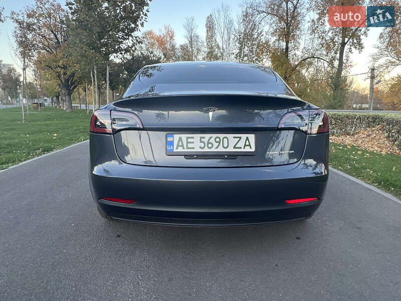 Седан Tesla Model 3 2022 в Днепре
