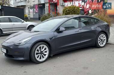 Седан Tesla Model 3 2022 в Киеве