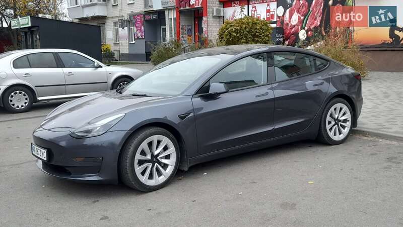Седан Tesla Model 3 2022 в Киеве