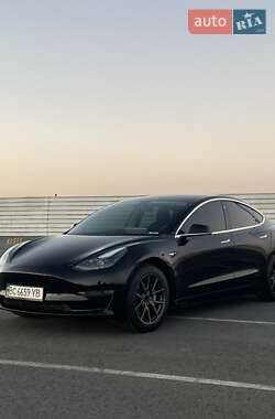 Tesla Model 3  2019