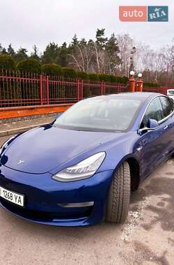 Tesla Model 3  2020