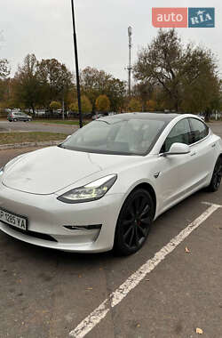 Tesla Model 3  2019