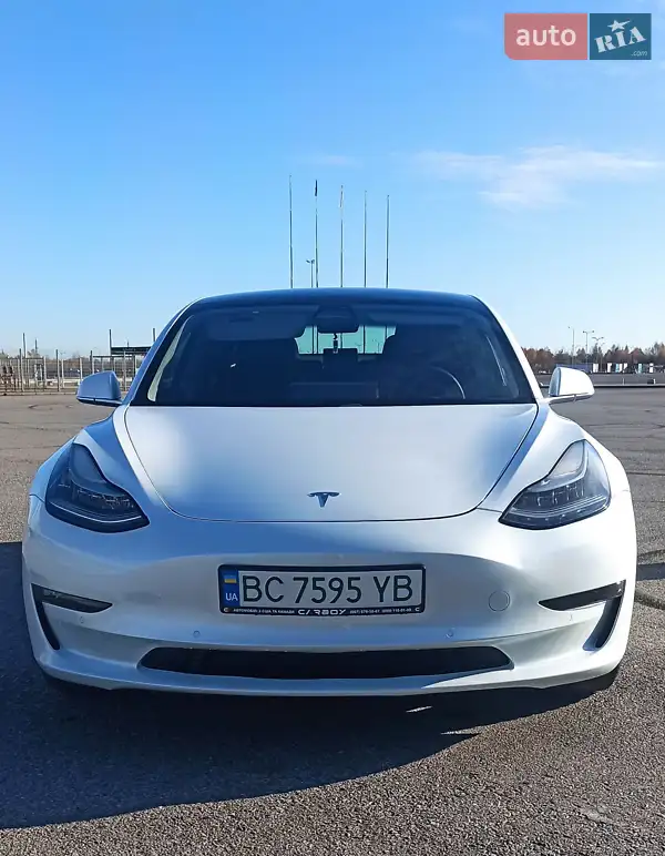 Tesla Model 3 2019