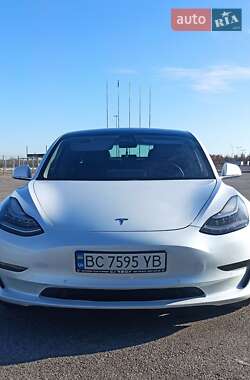 Tesla Model 3  2019