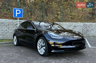 Tesla Model 3  2019