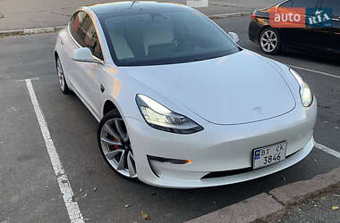 Tesla Model 3  2019