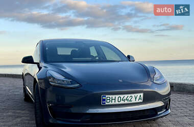 Седан Tesla Model 3 2018 в Одесі