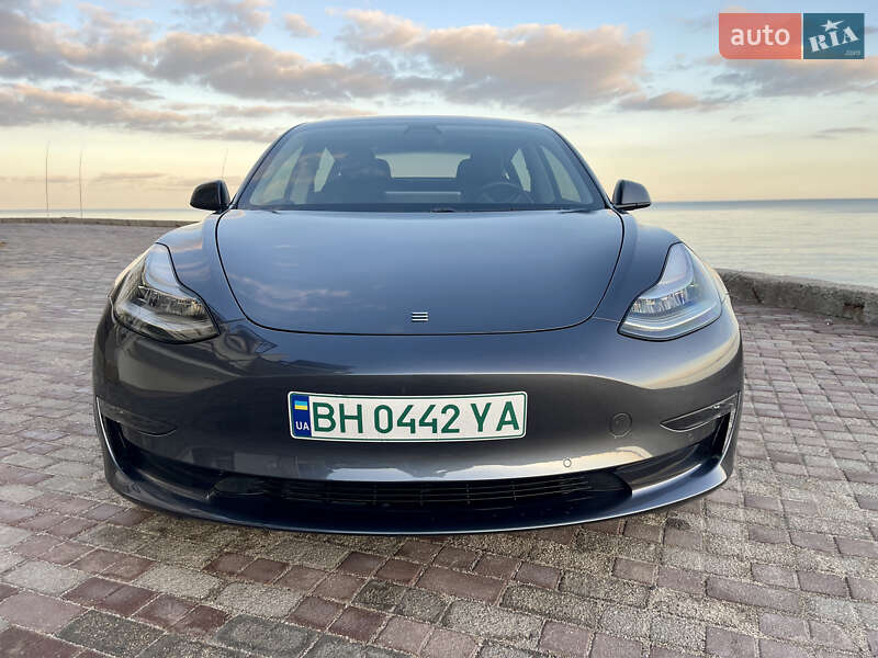 Седан Tesla Model 3 2018 в Одесі