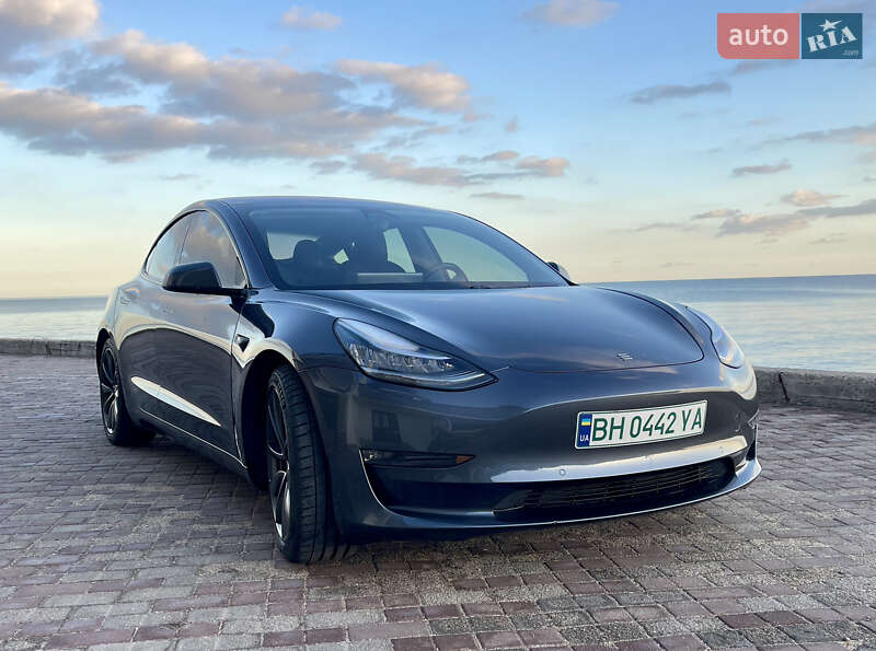 Седан Tesla Model 3 2018 в Одесі