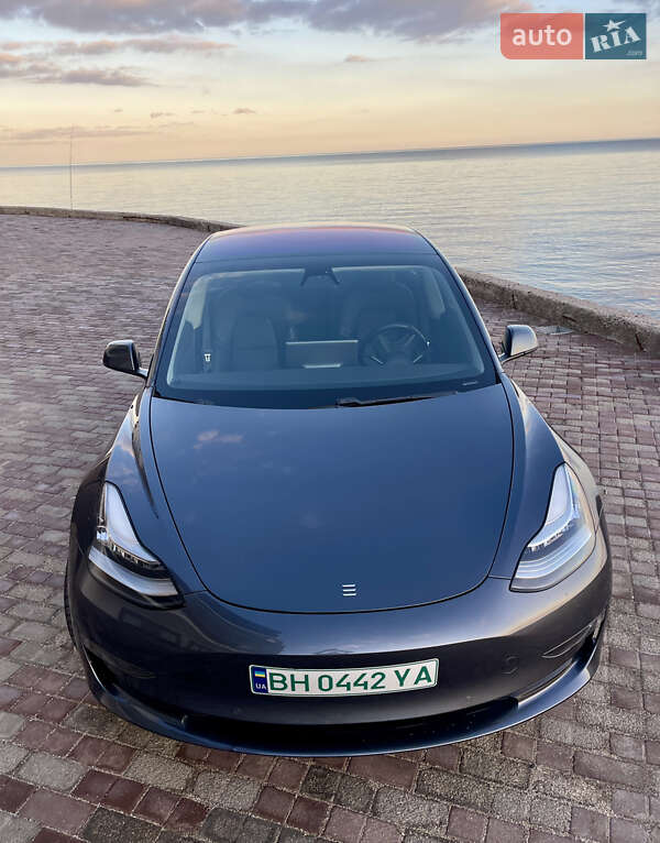 Седан Tesla Model 3 2018 в Одесі