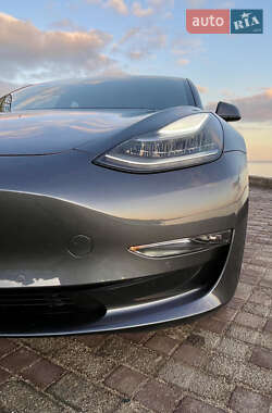 Седан Tesla Model 3 2018 в Одесі