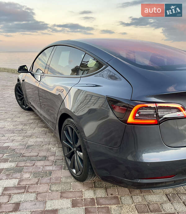Седан Tesla Model 3 2018 в Одесі