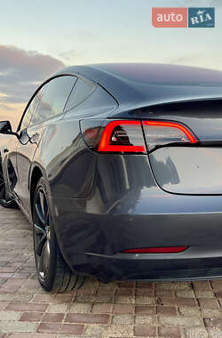 Седан Tesla Model 3 2018 в Одесі