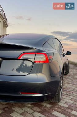 Седан Tesla Model 3 2018 в Одесі