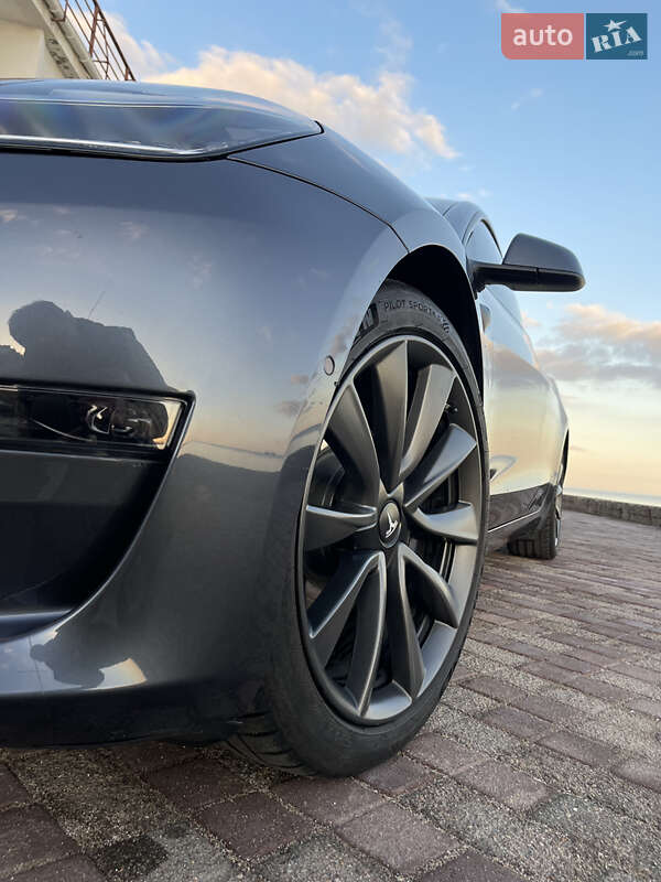Седан Tesla Model 3 2018 в Одесі