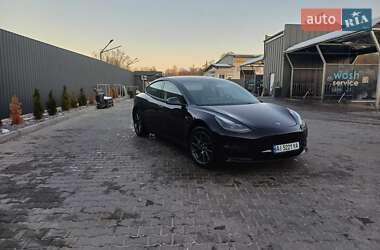 Tesla Model 3  2022