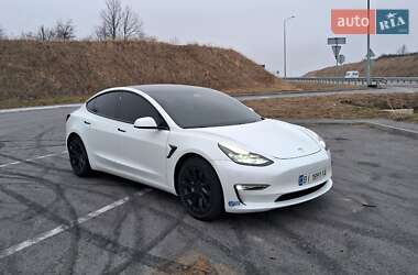 Tesla Model 3  2021
