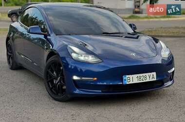 Tesla Model 3  2021
