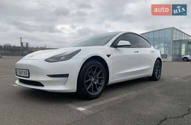 Tesla Model 3  2021