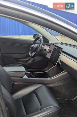 Седан Tesla Model 3 2018 в Шепетівці