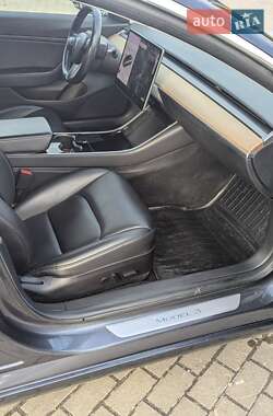 Седан Tesla Model 3 2018 в Шепетівці