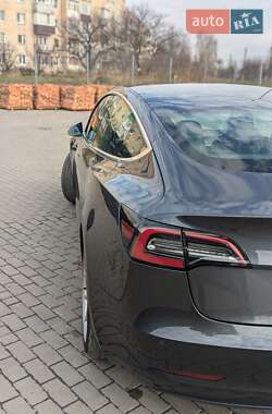 Седан Tesla Model 3 2018 в Шепетівці
