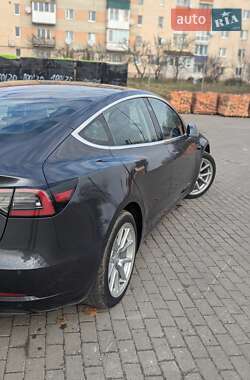 Седан Tesla Model 3 2018 в Шепетівці