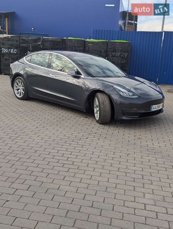 Tesla Model 3 2018