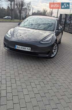 Tesla Model 3  2018