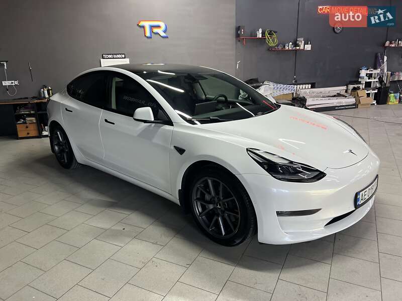 Tesla Model 3 2021