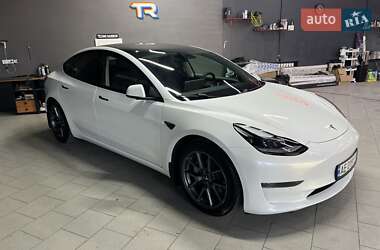 Tesla Model 3  2021
