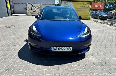 Tesla Model 3  2021