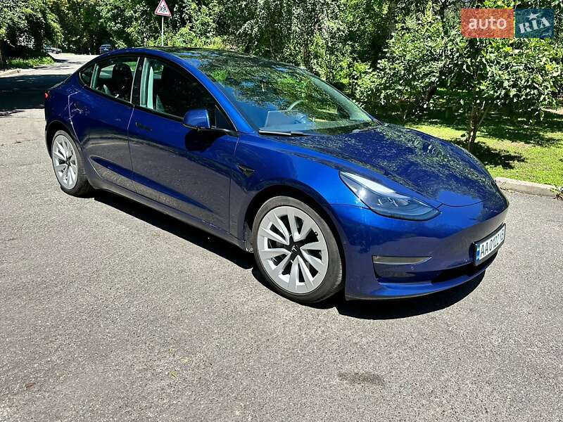 Седан Tesla Model 3 2021 в Києві