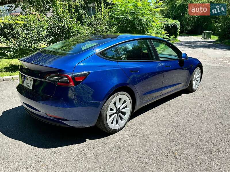 Седан Tesla Model 3 2021 в Києві