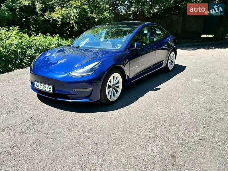 Седан Tesla Model 3 2021 в Києві