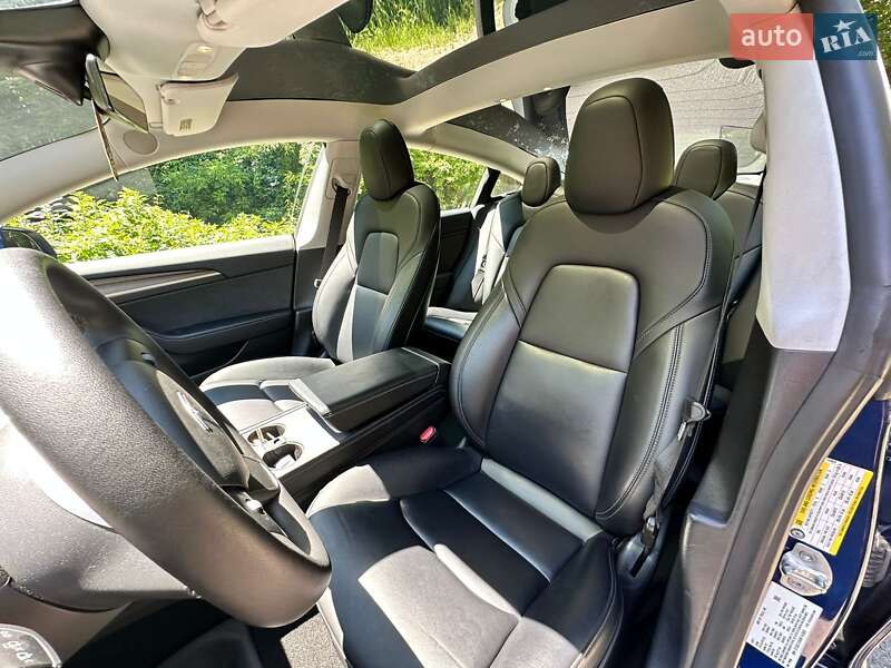 Седан Tesla Model 3 2021 в Києві