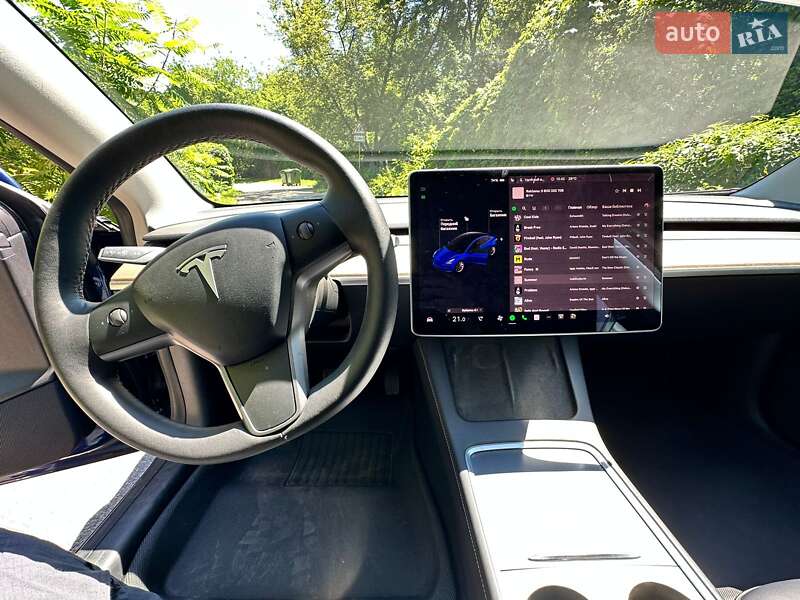 Седан Tesla Model 3 2021 в Києві