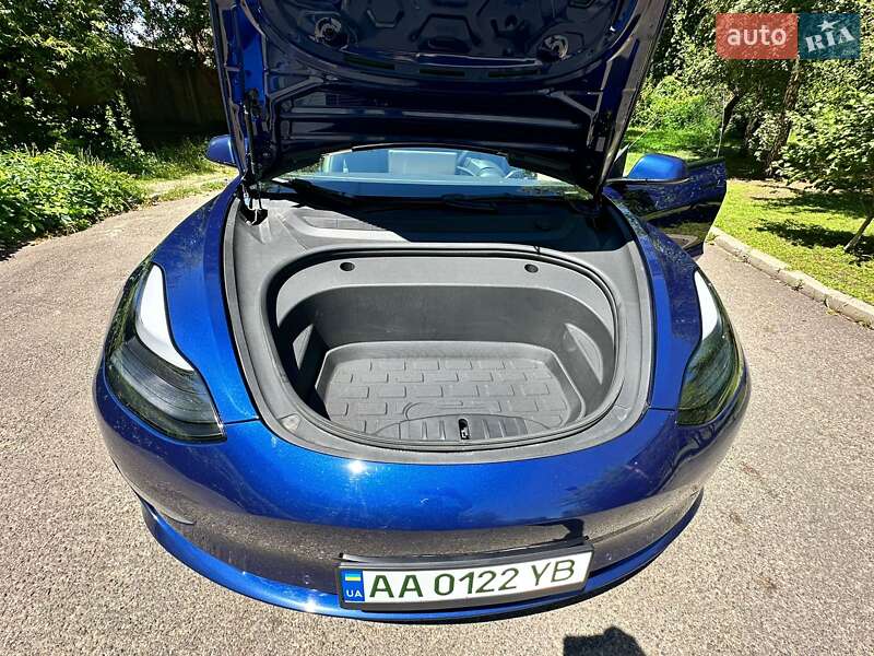 Седан Tesla Model 3 2021 в Києві