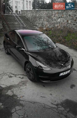 Tesla Model 3  2019