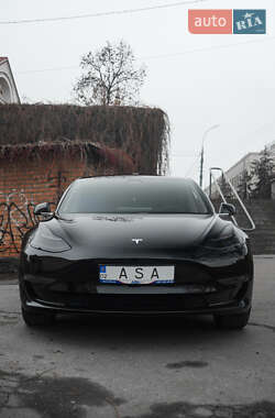 Tesla Model 3  2019