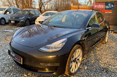 Tesla Model 3  2018