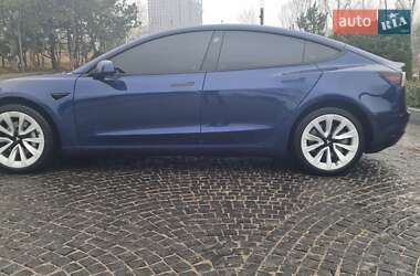 Tesla Model 3  2022
