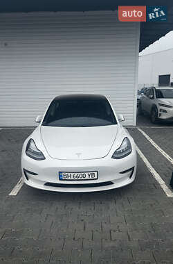 Tesla Model 3  2019