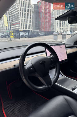 Седан Tesla Model 3 2018 в Киеве