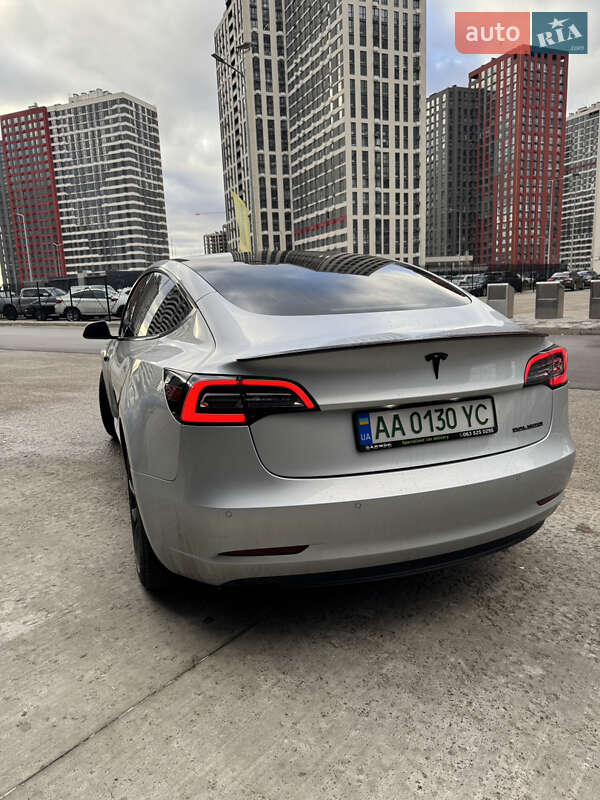 Седан Tesla Model 3 2018 в Киеве