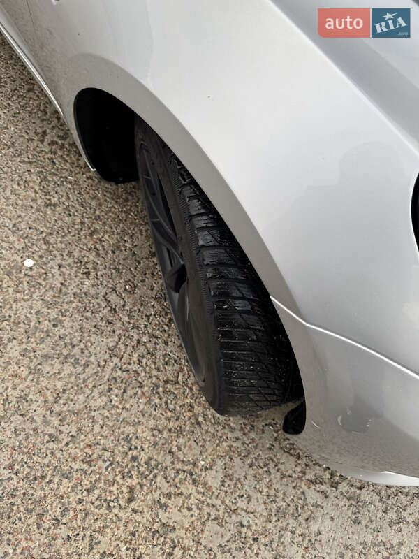 Седан Tesla Model 3 2018 в Киеве