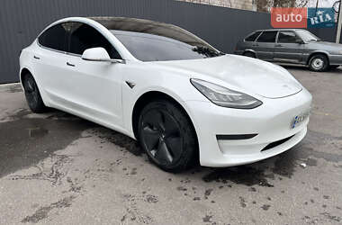Tesla Model 3  2019