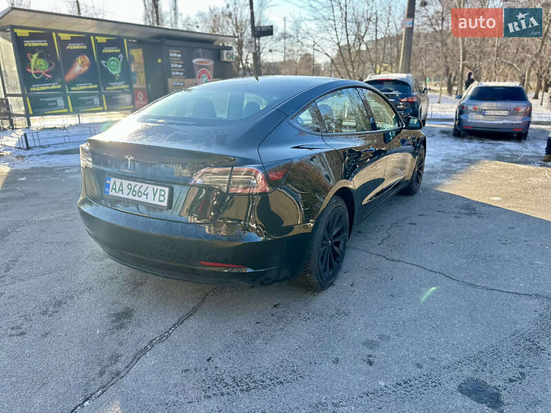 Седан Tesla Model 3 2023 в Киеве